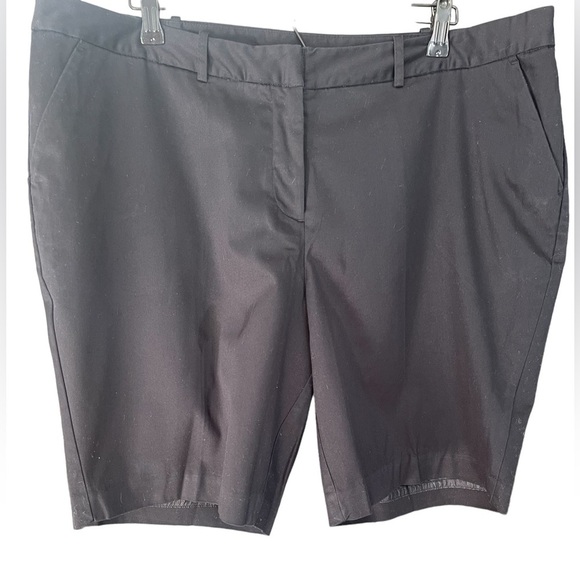 Worthington Pants - 🔥🖤Worthington black women’s shorts size 16. A closet staple!